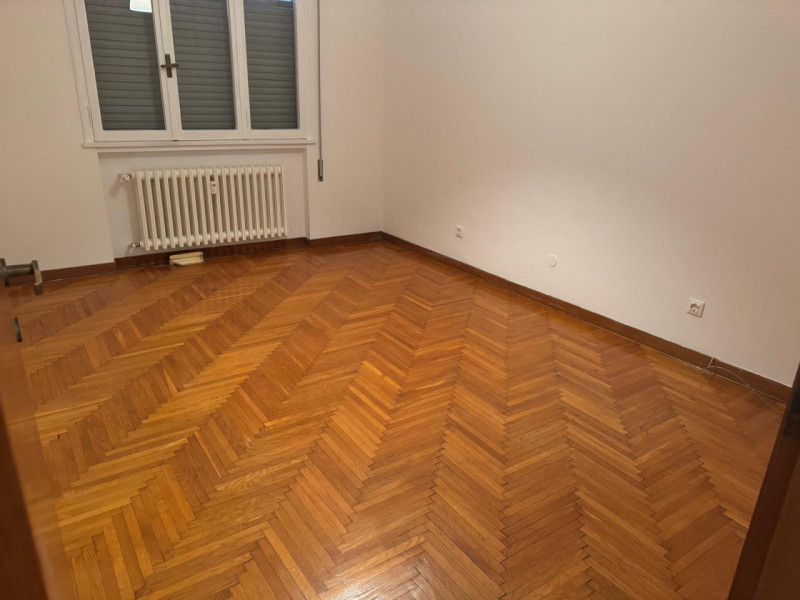 CITTA' GIARDINO: Appartamento dalle ampie dimensioni composto di ingresso, spazioso salotto, cuci...