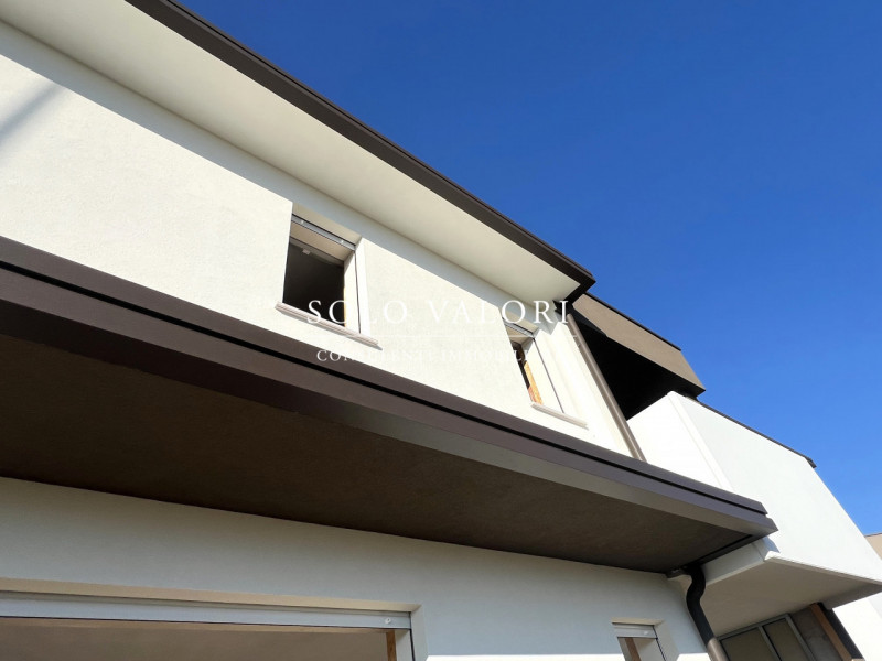 Rif. B444 (per info 340 2242606 Marco - 338 9387816 Matteo)

Porzione di trifamiliare di nuova co...