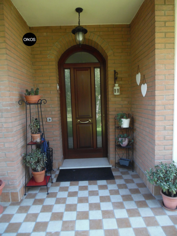 Arzergrande (PD) - Proponiamo porzione di bifamiliare con esposizione nord - ovest - sud, in otti...