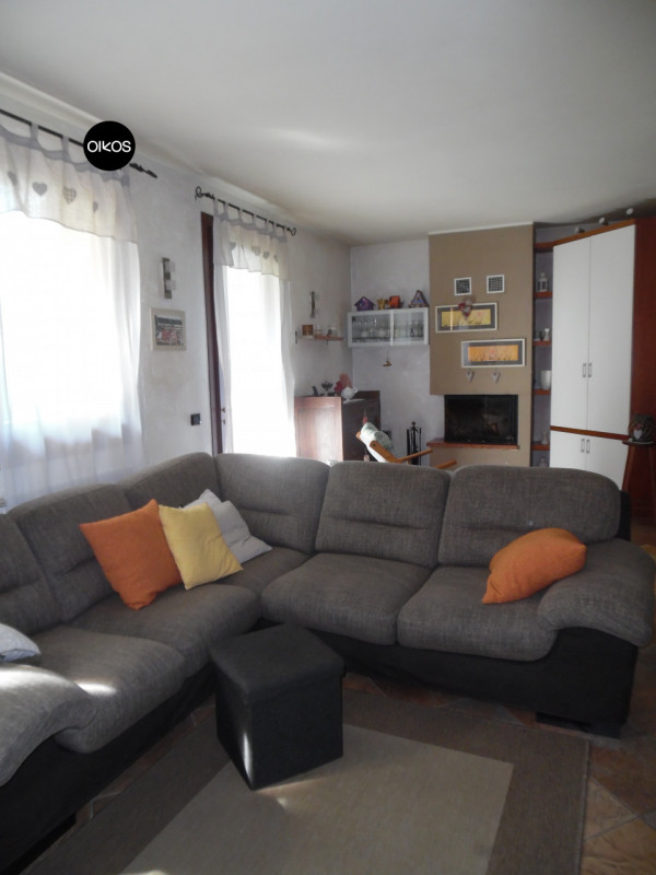 Arzergrande (PD) - Proponiamo porzione di bifamiliare con esposizione nord - ovest - sud, in otti...