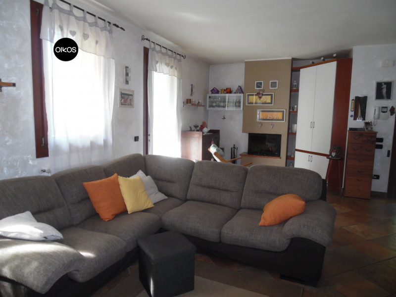 Arzergrande (PD) - Proponiamo porzione di bifamiliare con esposizione nord - ovest - sud, in otti...