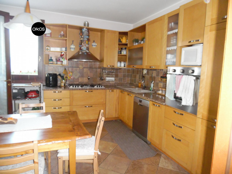 Arzergrande (PD) - Proponiamo porzione di bifamiliare con esposizione nord - ovest - sud, in otti...