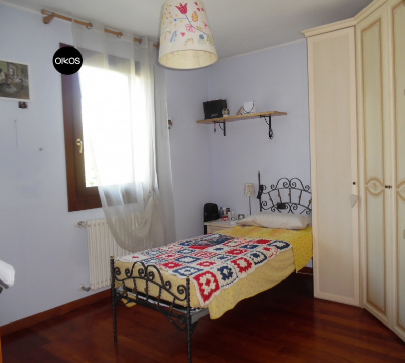 Arzergrande (PD) - Proponiamo porzione di bifamiliare con esposizione nord - ovest - sud, in otti...