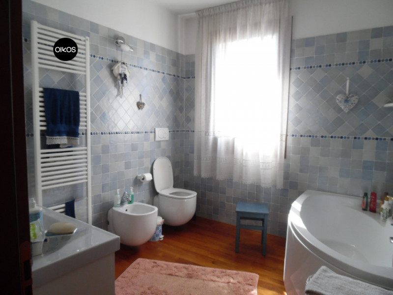 Arzergrande (PD) - Proponiamo porzione di bifamiliare con esposizione nord - ovest - sud, in otti...