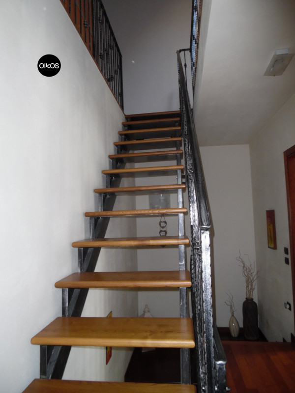 Arzergrande (PD) - Proponiamo porzione di bifamiliare con esposizione nord - ovest - sud, in otti...