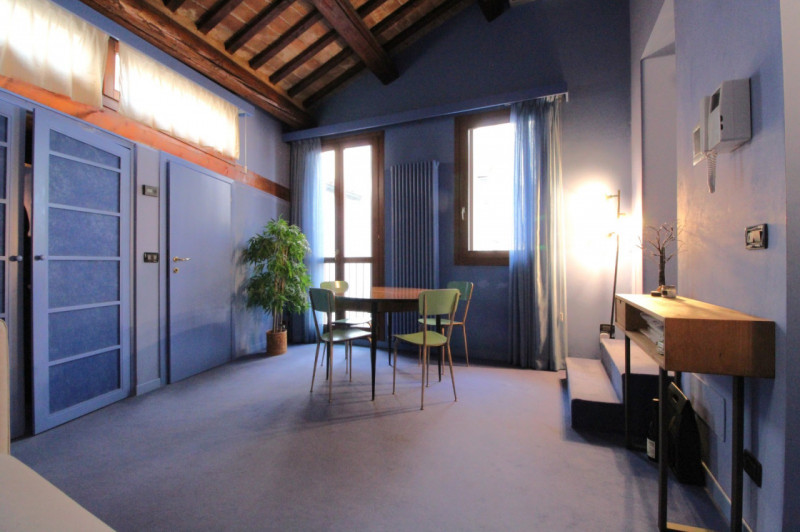 UBICAZIONE E CONTESTO

L’immobile è situato in una posizione strategica, nelle immediate vicinanz...