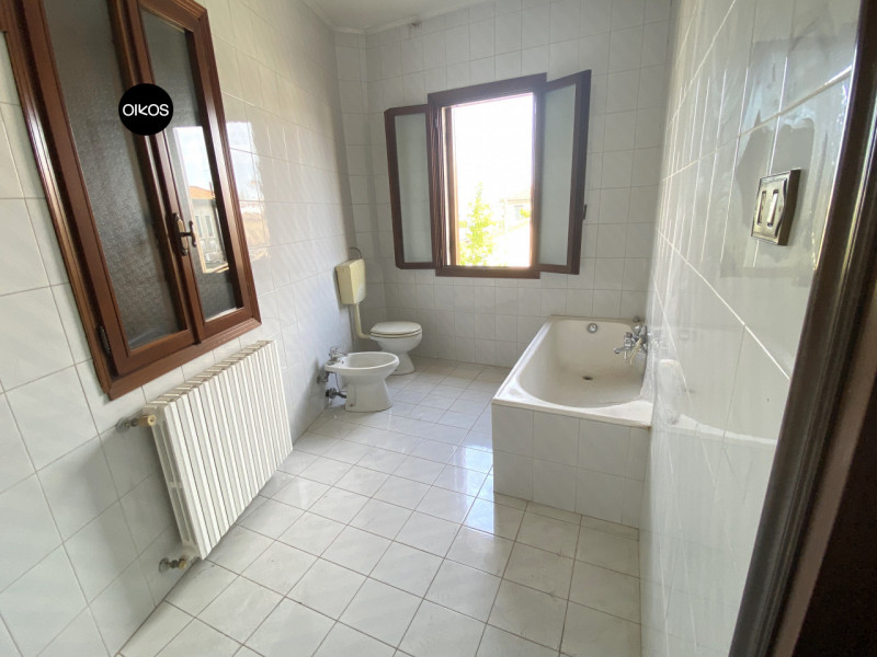 Piove di Sacco (PD) - Proponiamo porzione di casa accostata, completamente indipendente, in conte...