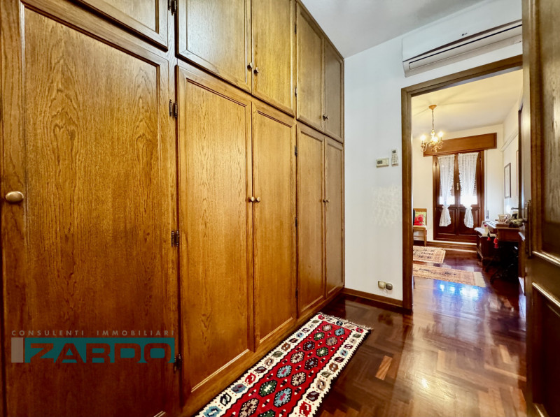 Rif. C-227 NE ( per info 350 5383983 | Giacomo )

In centro a Villa d’Asolo, con suggestiva vista...