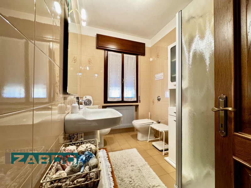 Rif. C-227 NE ( per info 350 5383983 | Giacomo )

In centro a Villa d’Asolo, con suggestiva vista...