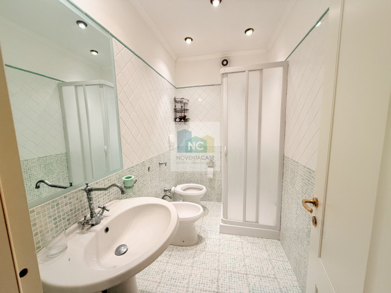 Scopri la tua nuova casa nel cuore di Casamicciola Terme! Proponiamo in vendita una splendida por...