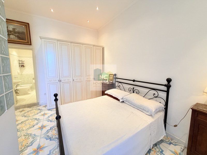 Scopri la tua nuova casa nel cuore di Casamicciola Terme! Proponiamo in vendita una splendida por...