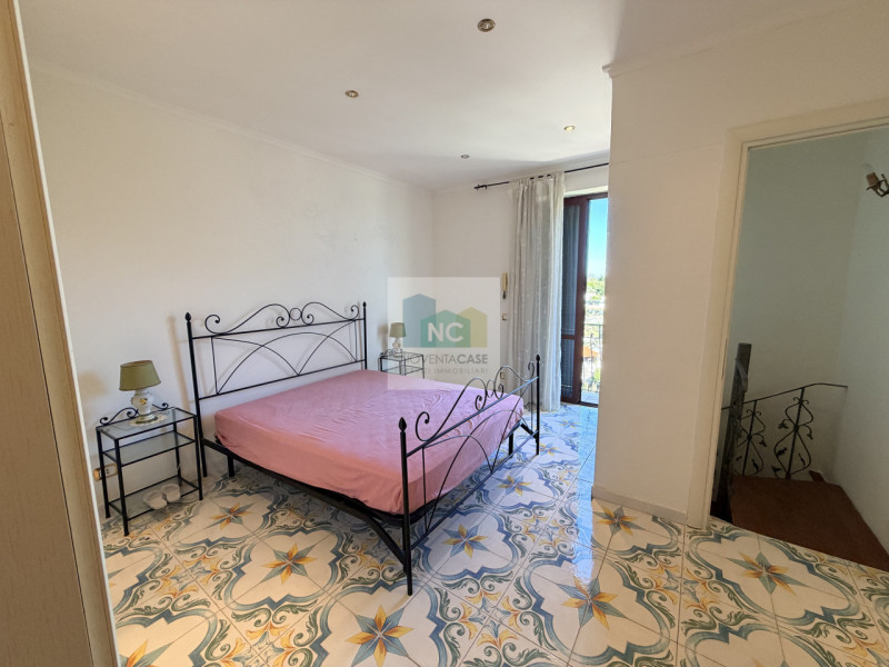 Scopri la tua nuova casa nel cuore di Casamicciola Terme! Proponiamo in vendita una splendida por...