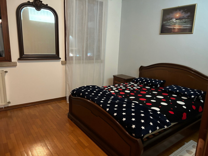 MASERA' DI PADOVA vendesi ampio appartamento disposto su due livelli, situato in un piccolo conte...