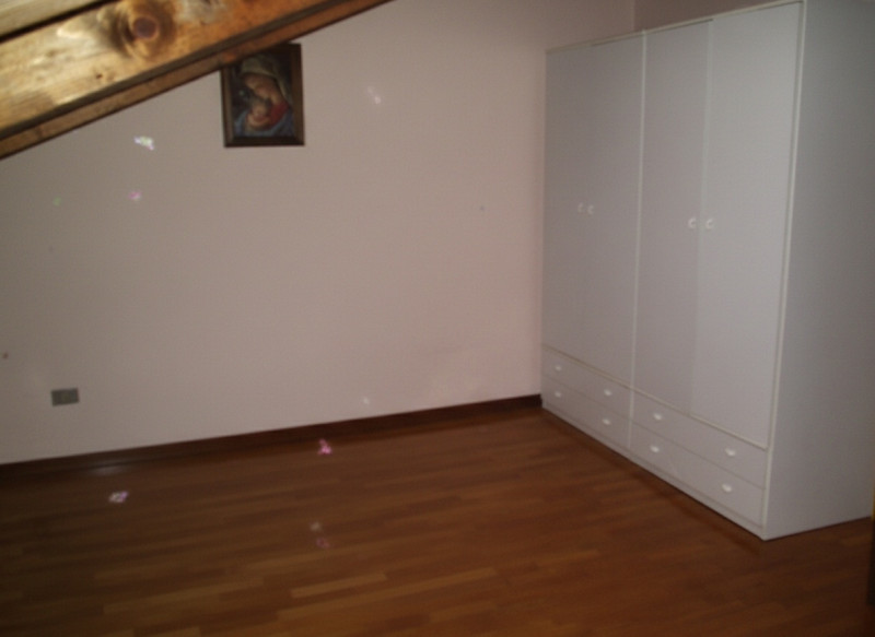 MASERA' DI PADOVA vendesi ampio appartamento disposto su due livelli, situato in un piccolo conte...