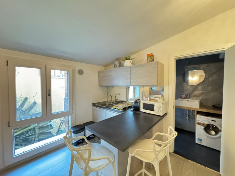 Nel cuore pulsante del centro storico, in una delle zone più caratteristiche della città, COCCOLO...