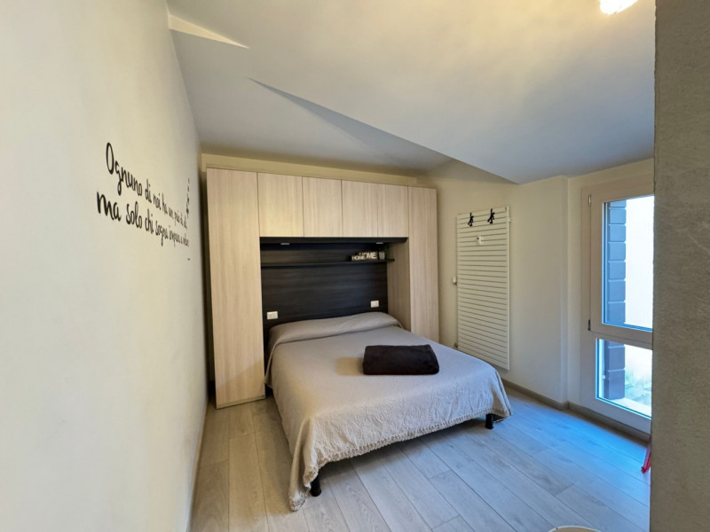 Nel cuore pulsante del centro storico, in una delle zone più caratteristiche della città, COCCOLO...