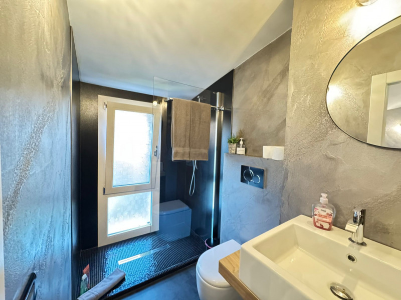 Nel cuore pulsante del centro storico, in una delle zone più caratteristiche della città, COCCOLO...