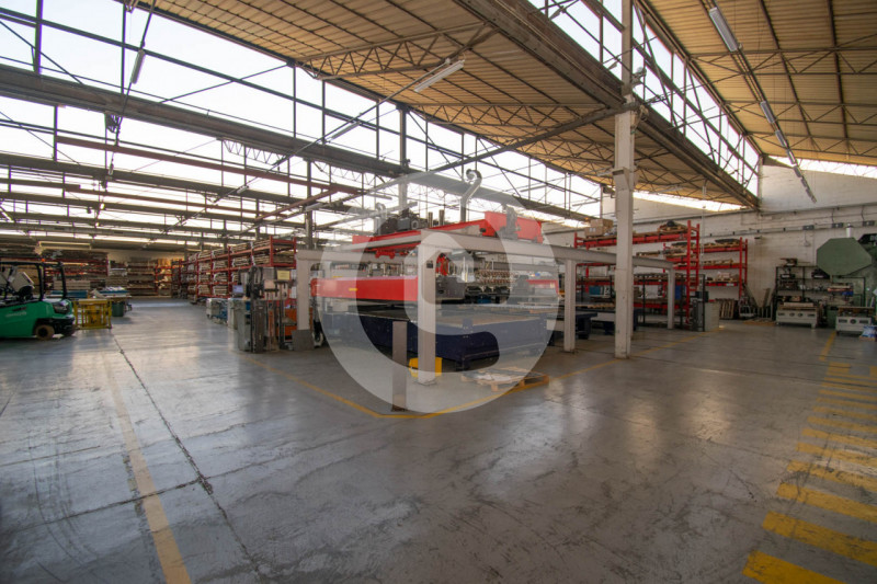 Proponiamo in vendita un prestigioso capannone artigianale situato nella frazione di Arsego, nel ...