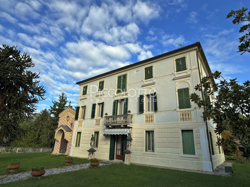 Rif. V5398 - Montebelluna, prestigiosa villa del XVIII secolo in posizione esclusiva collinare do...