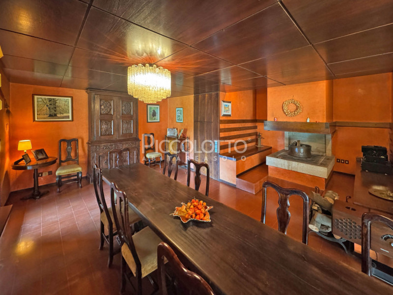 Rif. V5398 - Prestigiosa Villa dalle origini settecentesche in località Mercato Vecchio a Montebe...