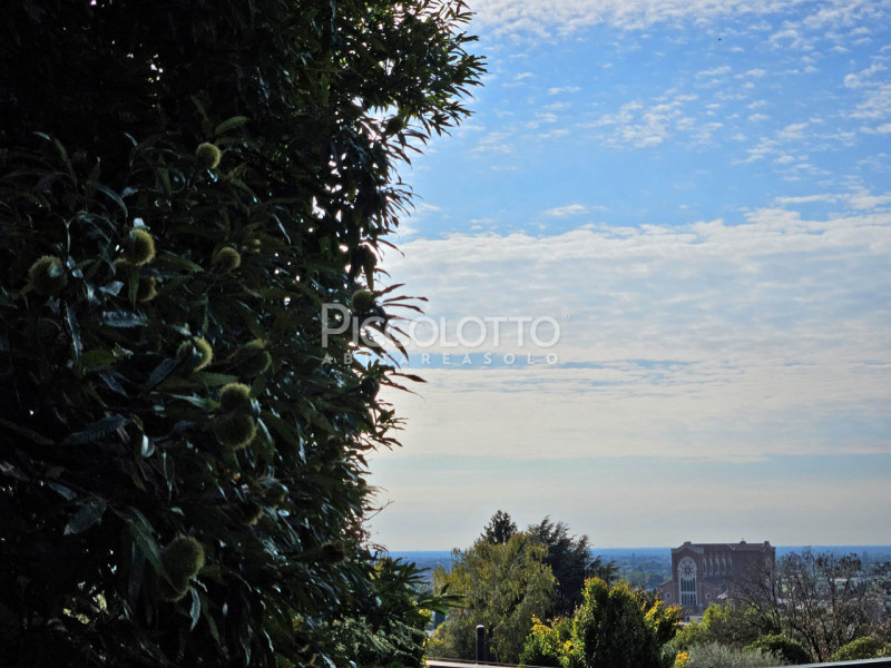 Rif. V5398 - Prestigiosa Villa dalle origini settecentesche in località Mercato Vecchio a Montebe...