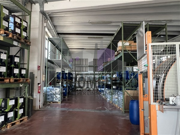 Rif. 1546 – ANTONIO – Per informazioni: 338.4892021
EUROMEDIA propone in vendita un interessante ...