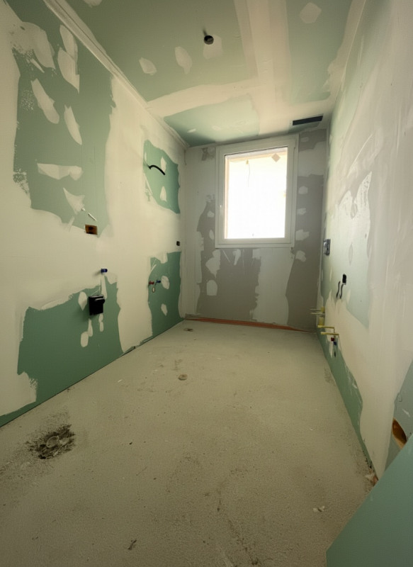 Bellissimo attico con due splendide terrazze in un contesto residenziale tranquillo e allo stesso...