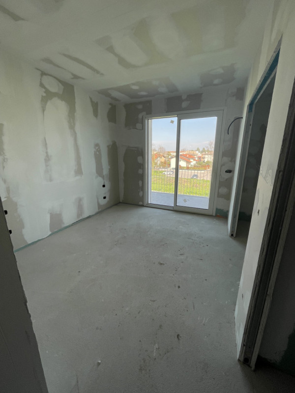 Bellissimo attico con due splendide terrazze in un contesto residenziale tranquillo e allo stesso...