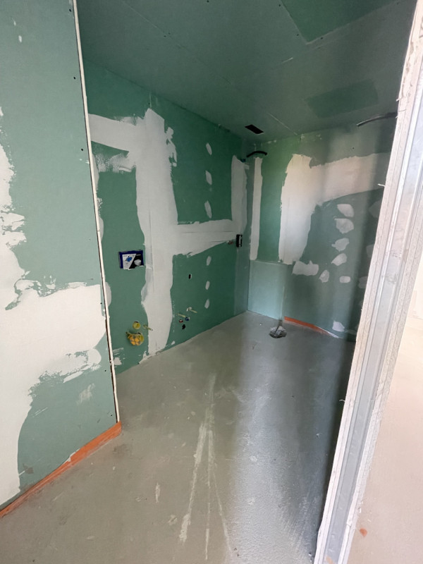 Bellissimo attico con due splendide terrazze in un contesto residenziale tranquillo e allo stesso...