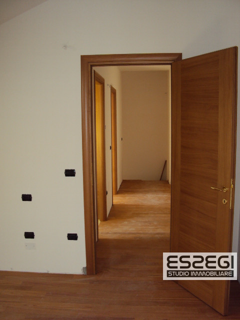 A Padova, nel quartiere San Carlo, proponiamo un elegante appartamento duplex di recente costruzi...