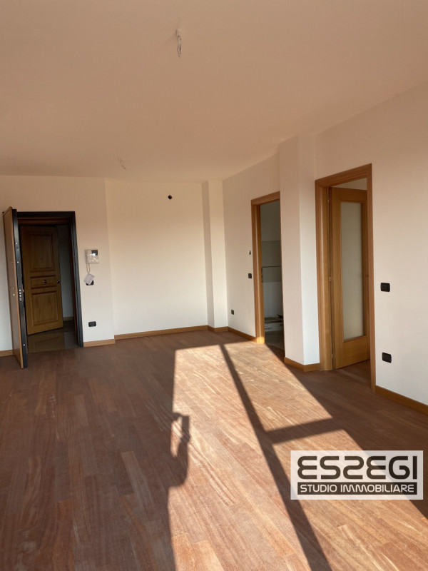 A Padova, nel quartiere San Carlo, proponiamo un elegante appartamento duplex di recente costruzi...