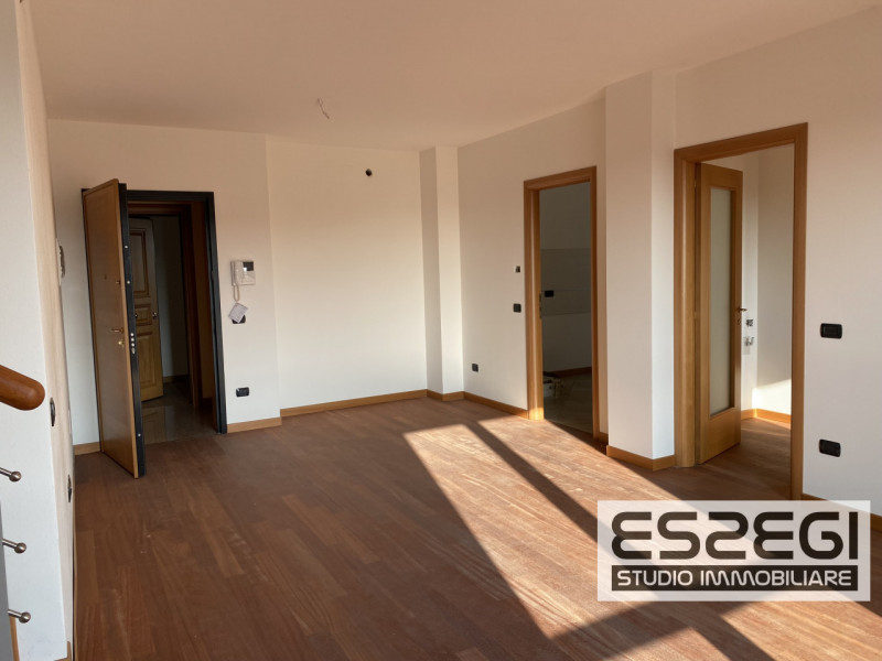 A Padova, nel quartiere San Carlo, proponiamo un elegante appartamento duplex di recente costruzi...