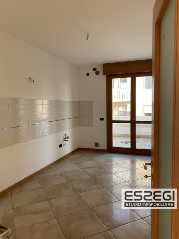 A Padova, nel quartiere San Carlo, proponiamo un elegante appartamento duplex di recente costruzi...