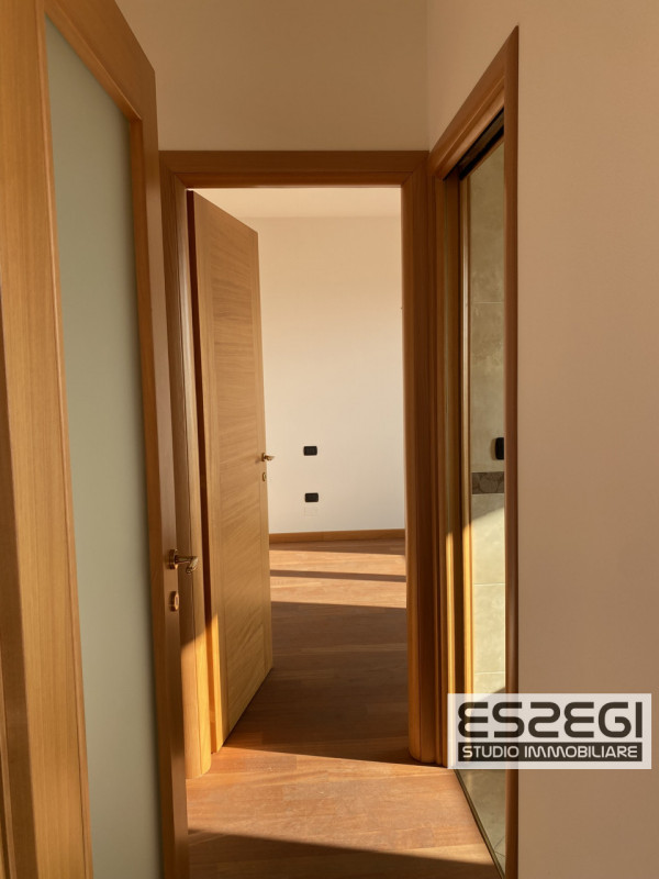 A Padova, nel quartiere San Carlo, proponiamo un elegante appartamento duplex di recente costruzi...