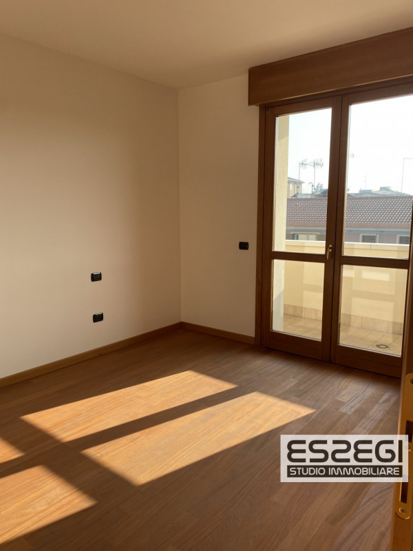 A Padova, nel quartiere San Carlo, proponiamo un elegante appartamento duplex di recente costruzi...