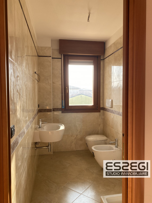 A Padova, nel quartiere San Carlo, proponiamo un elegante appartamento duplex di recente costruzi...