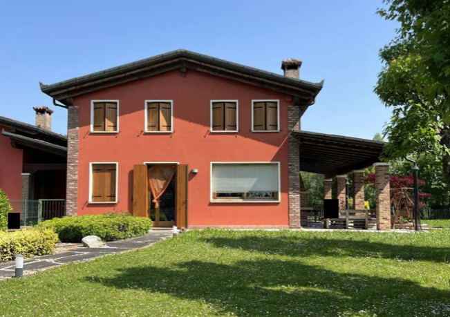 ASTA
Scopri questa splendida villa situata nel cuore di Villafranca Padovana, un comune che combi...