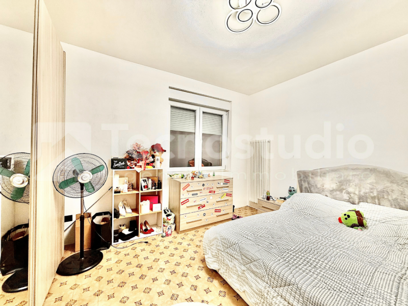 A pochi minuti da Lonigo, nella tranquilla frazione di Bagnolo, proponiamo in vendita una casa si...