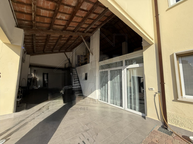 Splendida casa singola in stile veneto, immersa nella tranquillità della campagna. La proprietà t...