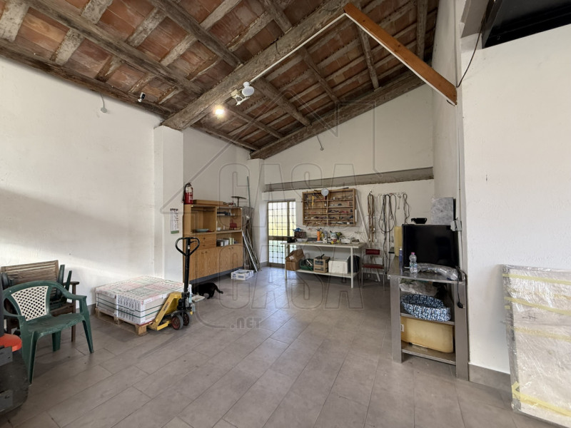 Splendida casa singola in stile veneto, immersa nella tranquillità della campagna. La proprietà t...