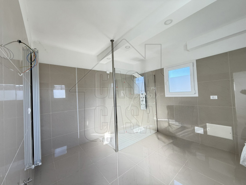 Splendida casa singola in stile veneto, immersa nella tranquillità della campagna. La proprietà t...