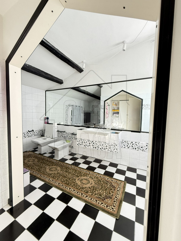 Splendida casa singola in stile veneto, immersa nella tranquillità della campagna. La proprietà t...