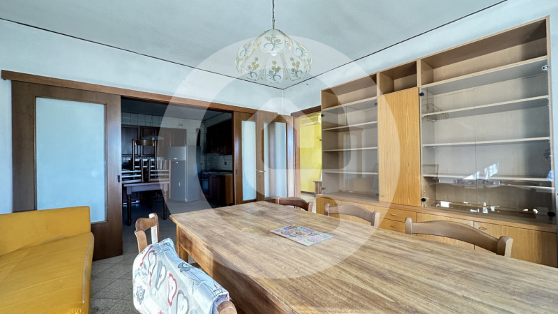 A pochi passi dal centro di Borgoricco, proponiamo in vendita un’interessante porzione di fabbric...