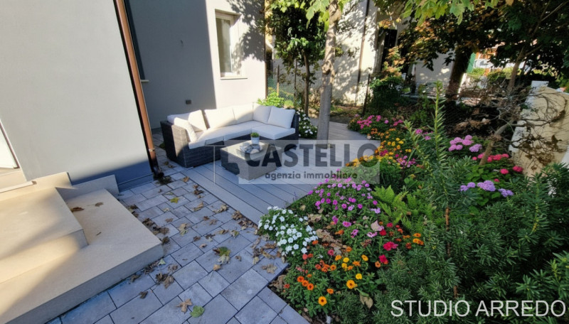 PADOVA – ZONA STANGA
Villa singola ristrutturata in classe A4 con ampi spazi e comfort moderni

C...