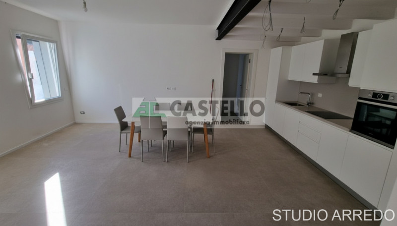 PADOVA – ZONA STANGA
Villa singola ristrutturata in classe A4 con ampi spazi e comfort moderni

C...