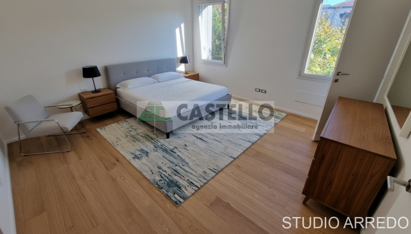 PADOVA – ZONA STANGA
Villa singola ristrutturata in classe A4 con ampi spazi e comfort moderni

C...