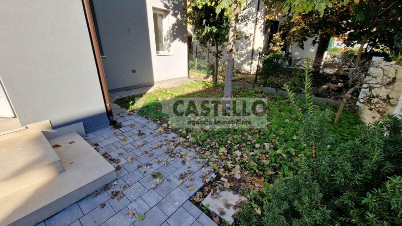 PADOVA – ZONA STANGA
Villa singola ristrutturata in classe A4 con ampi spazi e comfort moderni

C...