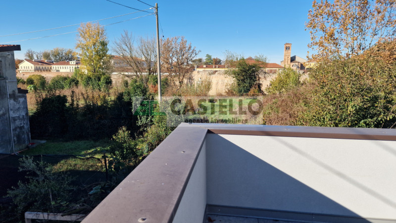 PADOVA – ZONA STANGA
Villa singola ristrutturata in classe A4 con ampi spazi e comfort moderni

C...