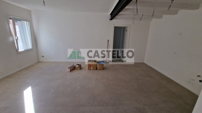 PADOVA – ZONA STANGA
Villa singola ristrutturata in classe A4 con ampi spazi e comfort moderni

C...