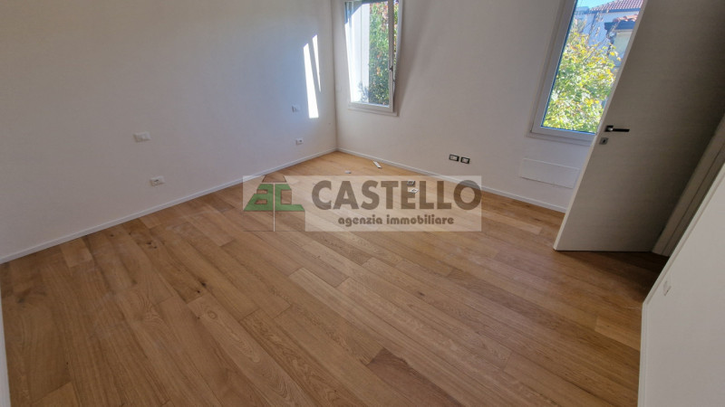 PADOVA – ZONA STANGA
Villa singola ristrutturata in classe A4 con ampi spazi e comfort moderni

C...